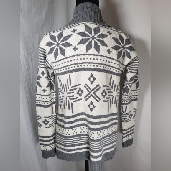 Express Gray and White Aztec Print Merino Wool Blend Cardigan Sweater Sz S - Picture 3 of 8